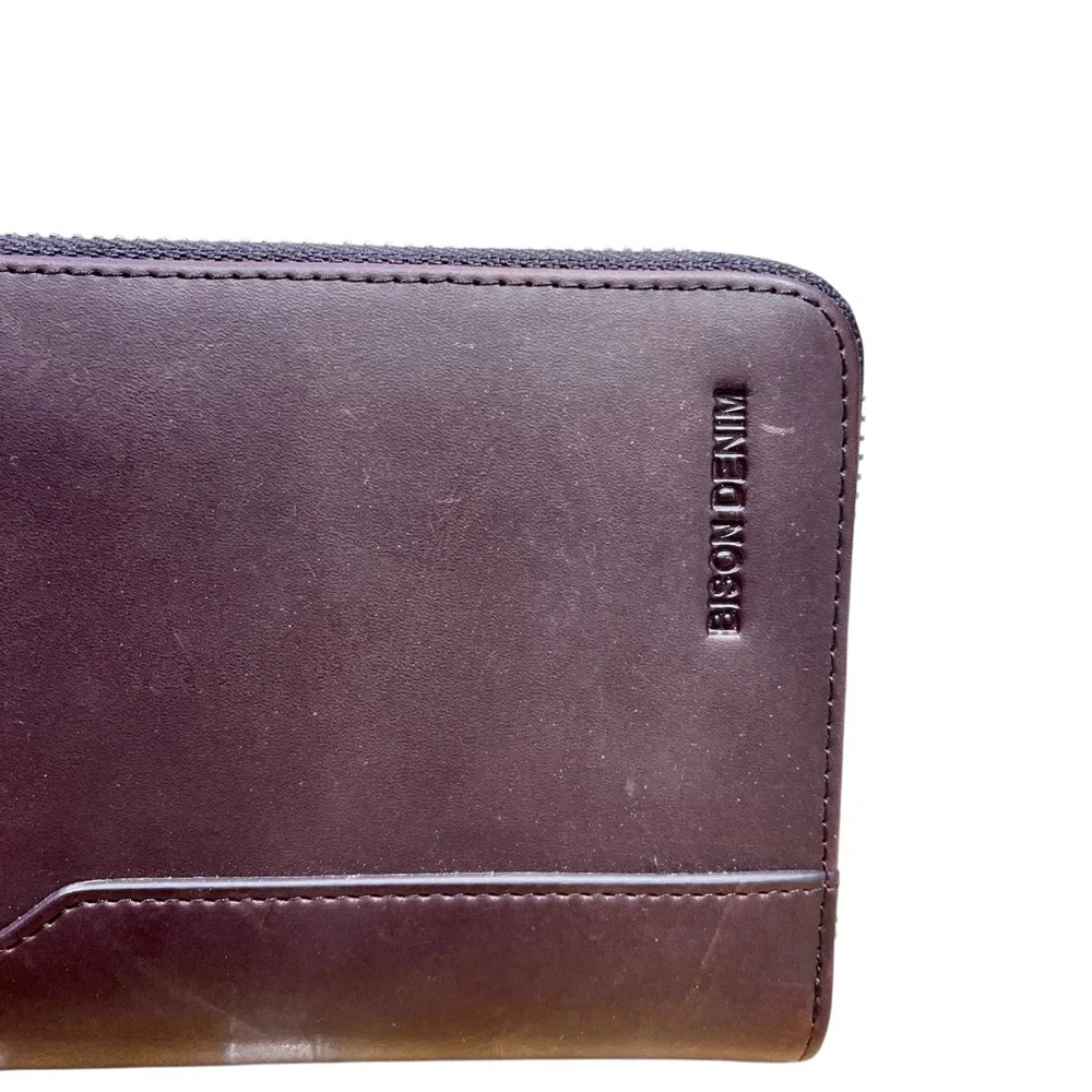 Bison Denim Genuine Leather RFID Blocking Men’s Long Zipper Wallet
